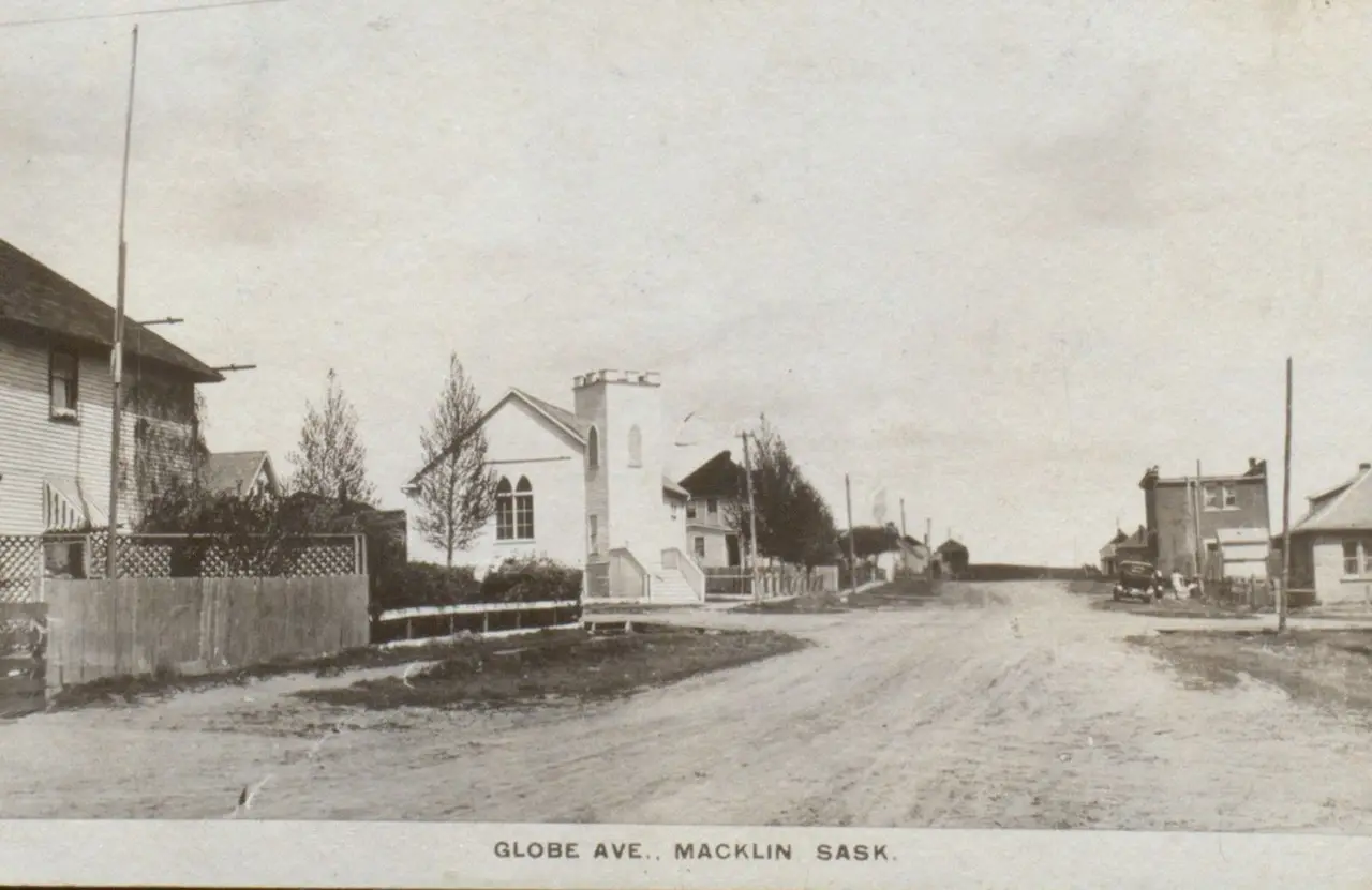 Globe Avenue, Macklin, about 1915